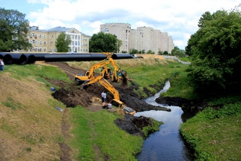 306353e0677f6aa6ffdf0b45bee42a93