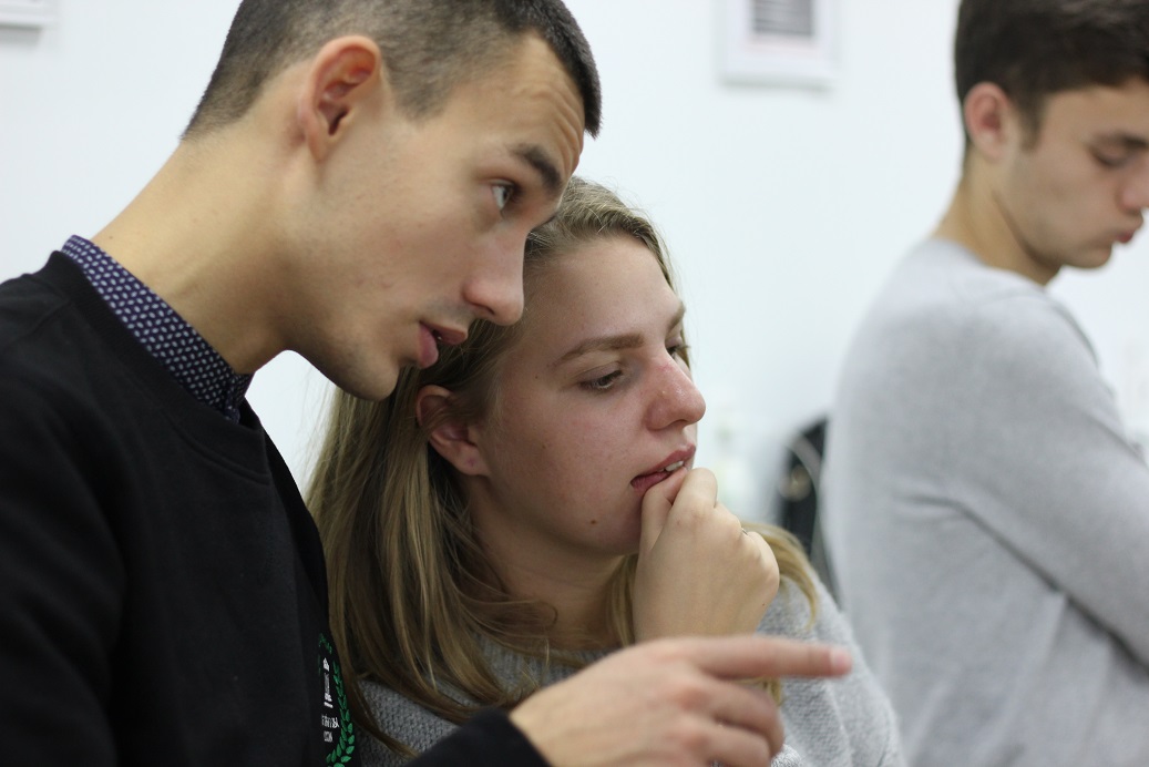 0 e6f17 f9076015 orig